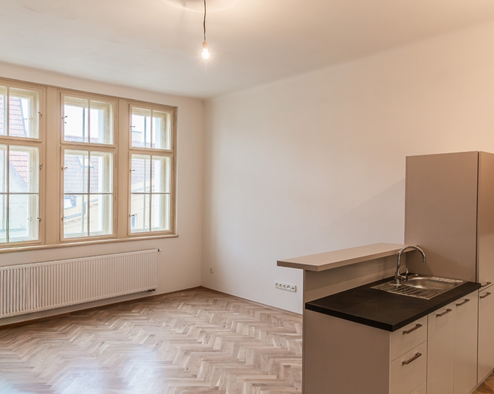 Pronájem - 2+kk v Kaprově ulici